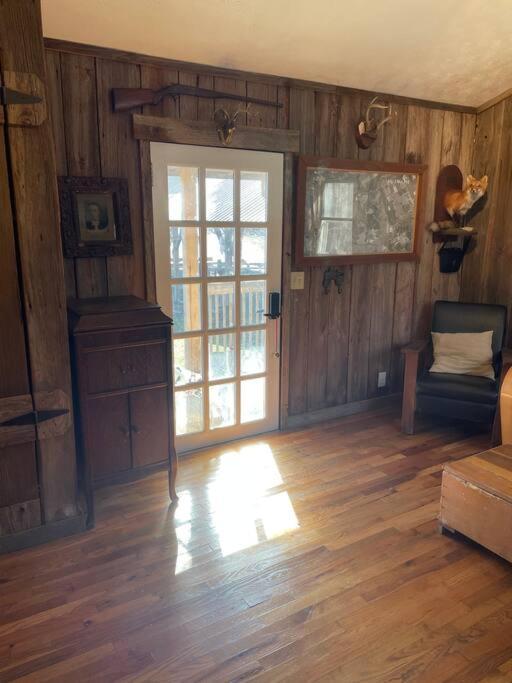 Bourbon Trail Cabin On The Farm Lawrenceburg Екстер'єр фото