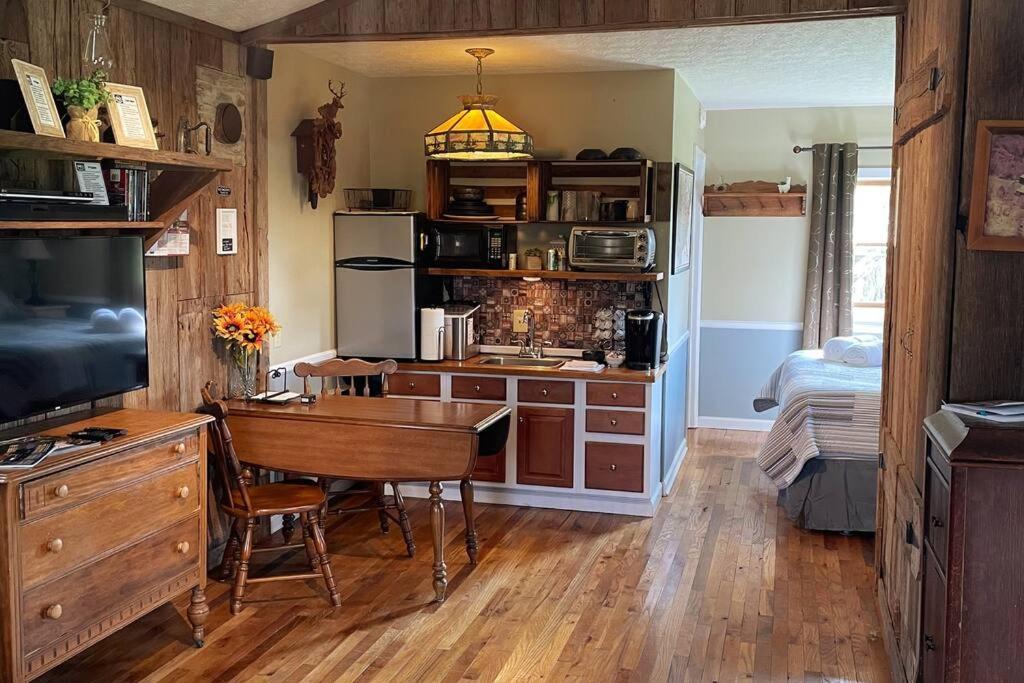 Bourbon Trail Cabin On The Farm Lawrenceburg Екстер'єр фото
