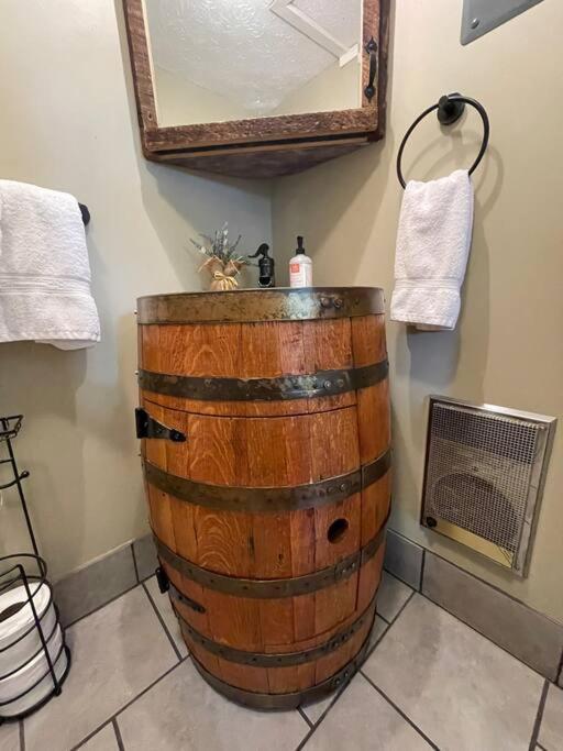 Bourbon Trail Cabin On The Farm Lawrenceburg Екстер'єр фото