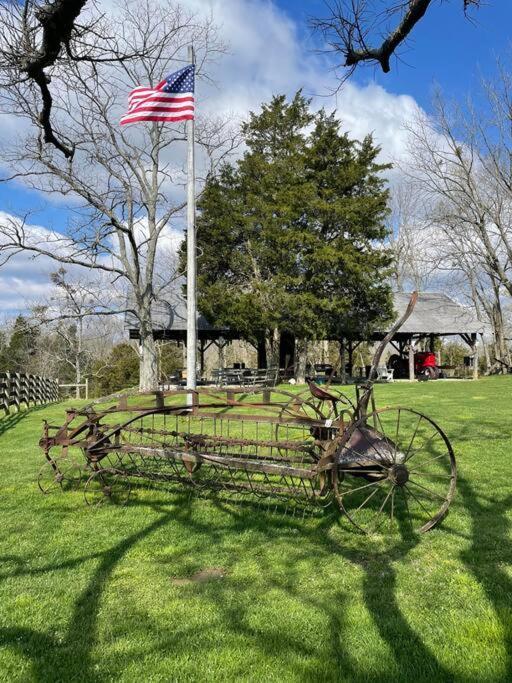 Bourbon Trail Cabin On The Farm Lawrenceburg Екстер'єр фото