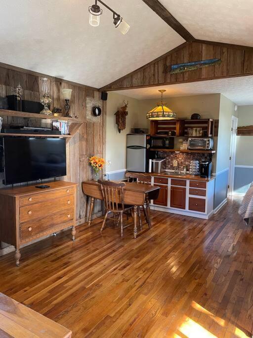 Bourbon Trail Cabin On The Farm Lawrenceburg Екстер'єр фото